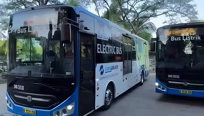 Layanan TransJakarta Lumpuh Total, 7 Halte Dibakar Massa