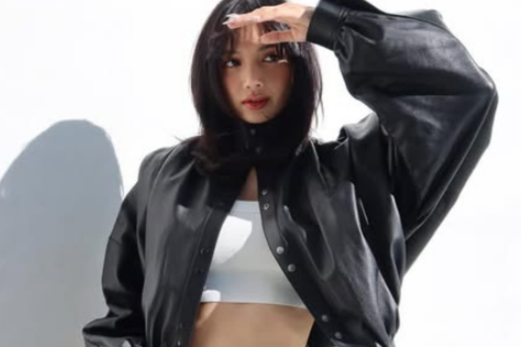 Lisa BLACKPINK Gelar Flea Market untuk Aksi Sosial