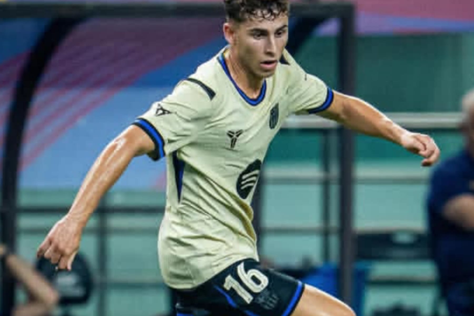 MU Ajukan Tawaran untuk Gelandang Barcelona Fermin Lopez