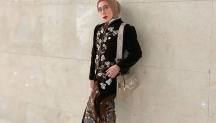 Melly Goeslaw Ajak Rakyat Suarakan Kritik Tanpa Kerusakan