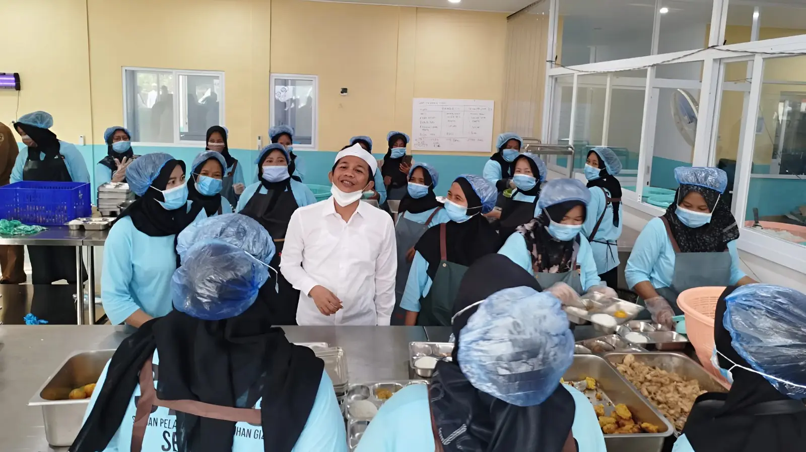 Om Zein Resmikan Dapur Gizi SPPG di Plered Purwakarta