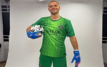 PSG Resmi Boyong Lucas Chevalier €40 Juta