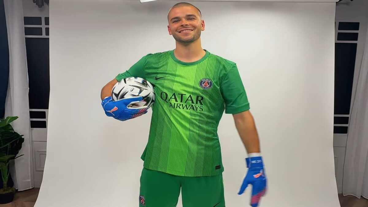 PSG Resmi Boyong Lucas Chevalier €40 Juta