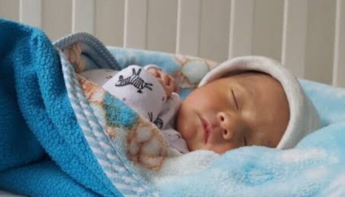 Panas Dalam pada Bayi: Gejala dan Cara Mengatasinya