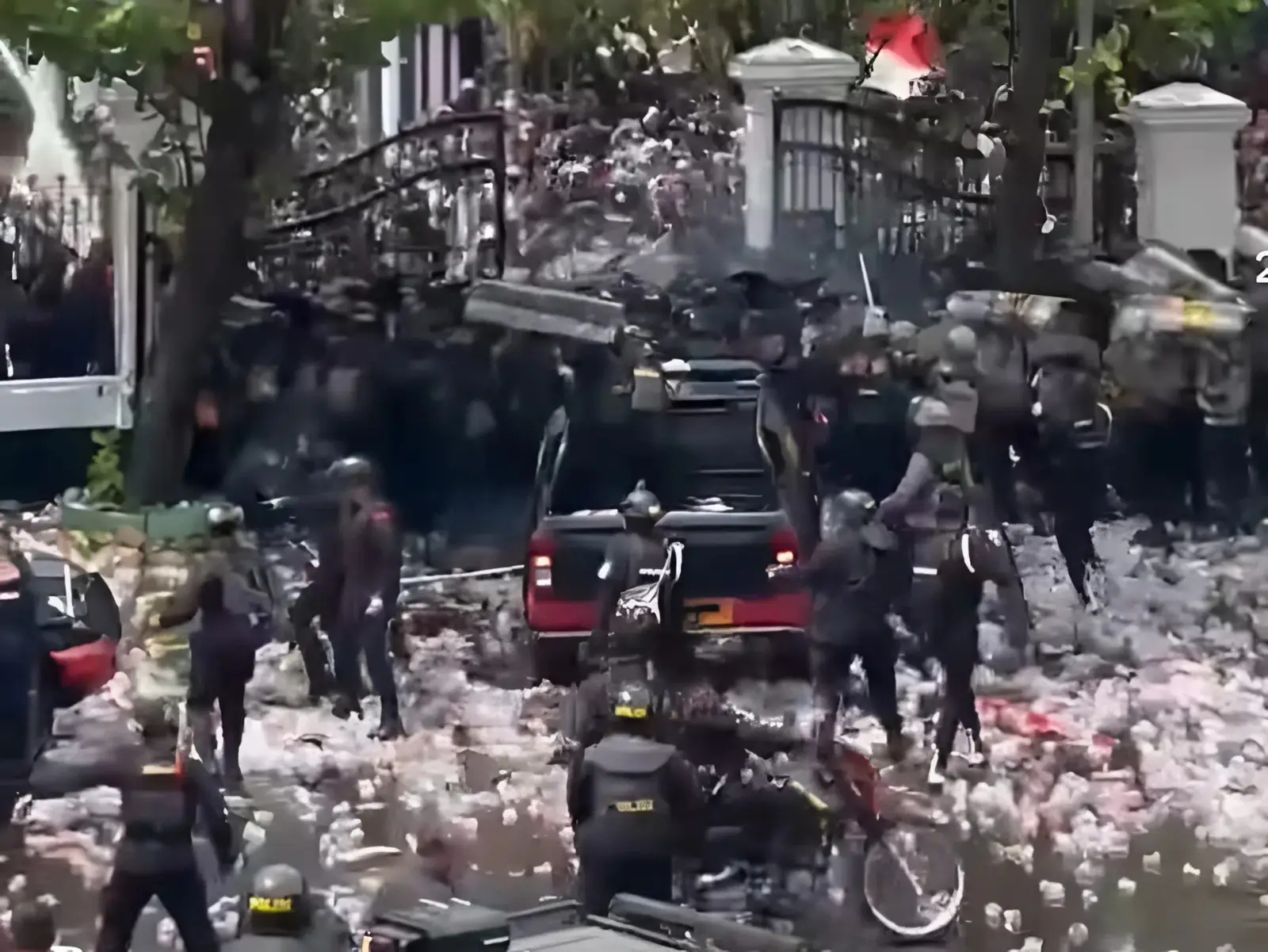 Pati Memanas! Warga Geruduk Kantor Bupati, Tuntut Sudewo Mundur