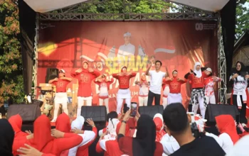 Senam Bareng Bupati, Ribuan Emak-Emak Geruduk Alun-Alun Purwakarta