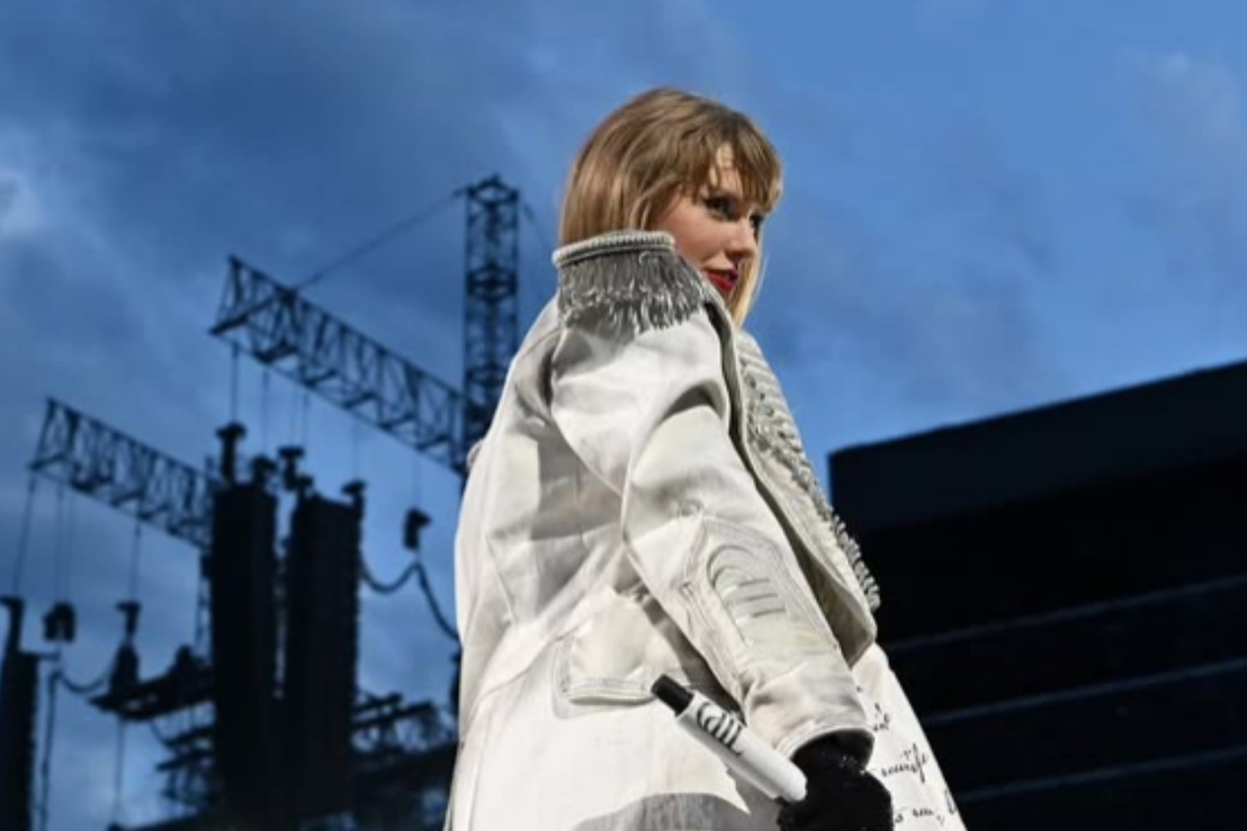Taylor Swift Akhirnya Buka Suara Soal Rumor Cameo di Film Happy Gilmore 2