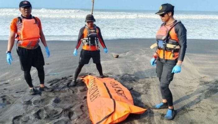 Tim SAR Gabungan Akhirnya Temukan Korban Laka Laut Dalam Kondisi Meninggal Dunia