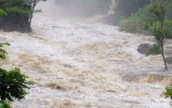 Tragedi Musim Hujan: Pakistan Utara Diterjang Banjir, Ratusan Jiwa Melayang