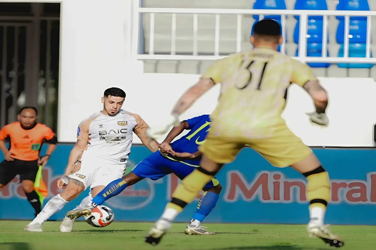 Arema FC Keok di Kandang, Dewa United Bikin Kejutan