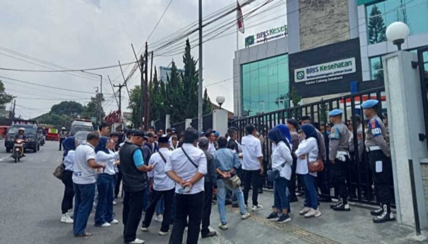 BPJS Kesehatan Cabang Sukabumi Didemo, Diaga Muda Tuntut Perbaikan