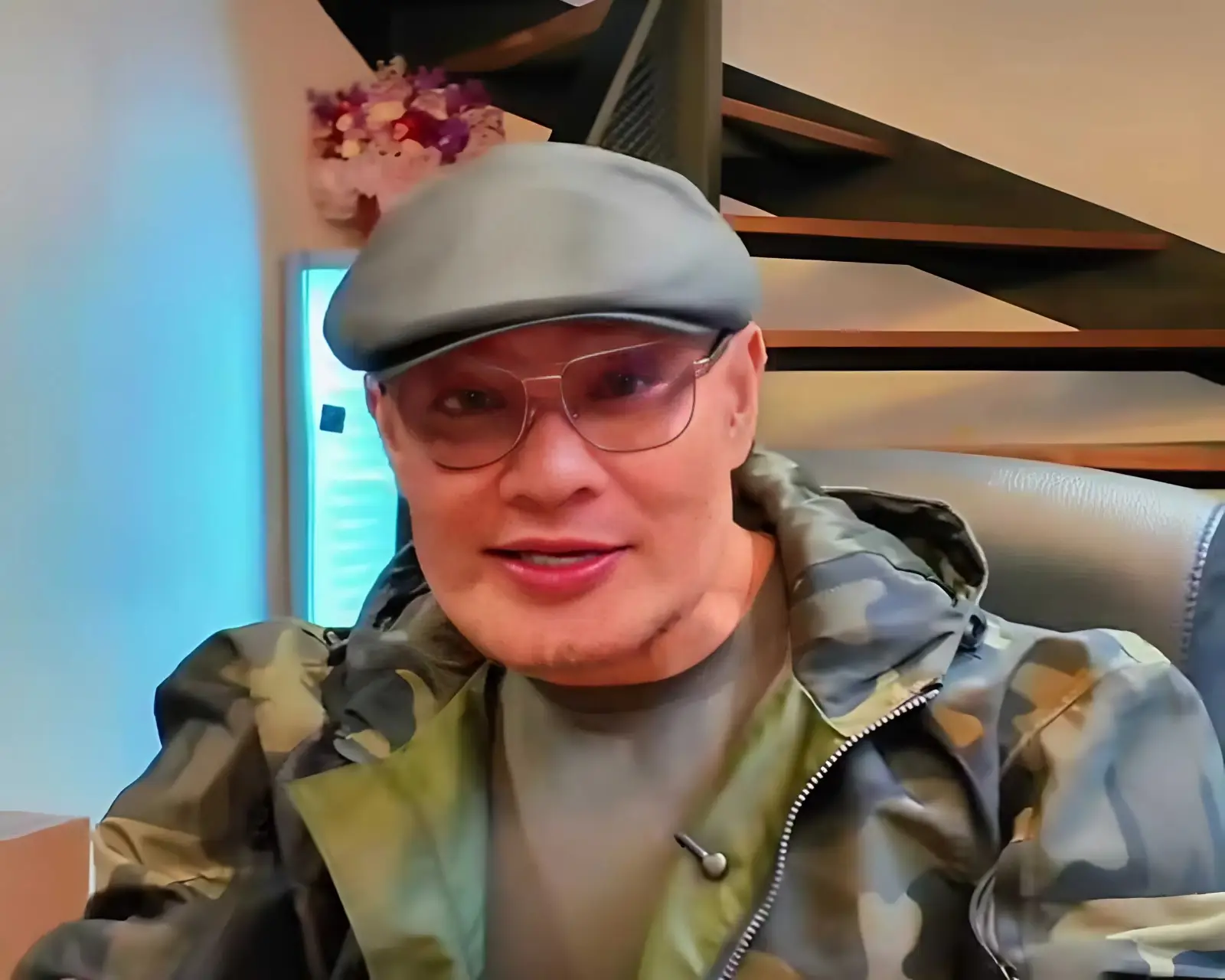 Benarkah Rumah Tangga Deddy Corbuzier dan Sabrina Retak?