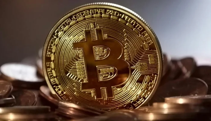 Bitcoin Rontok, Pasar Kripto Kehilangan Ratusan Miliar Dolar