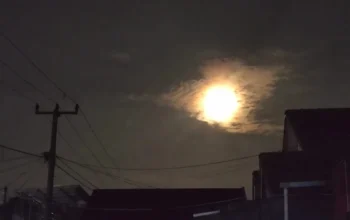 Blood Moon Hiasi Langit Indonesia Malam Ini