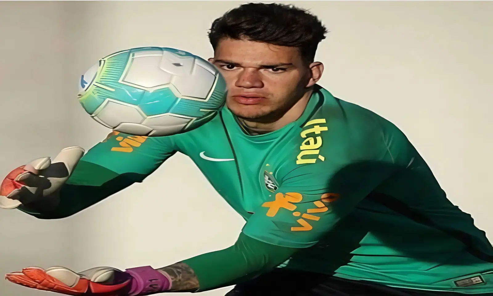 Ederson Tinggalkan MU, Kini Resmi Berlabuh ke Fenerbahçe!