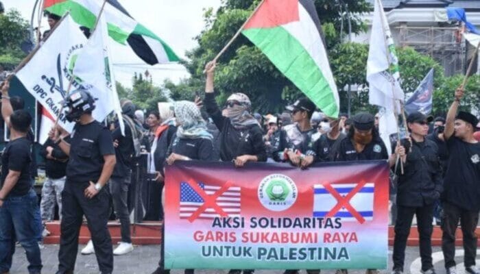 Gelar Aksi Solidaritas, Garis Sukabumi Raya Tuntut Seruan Doa Bersama Bagi Palestina & Boikot Produk Berafiliasi Israel