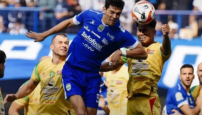 Gol Barros Antar Persib Bungkam Persebaya, Laga Dramatis di GBLA