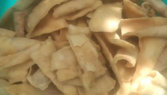 Jangan Dibuang! Kulit Singkong Ternyata Bisa Jadi Obat & Pakan