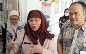 Kadinkes Provinsi Jabar Tinjau Bocah Penderita Gizi Buruk di RSUD R Syamsudin SH Kota Sukabumi