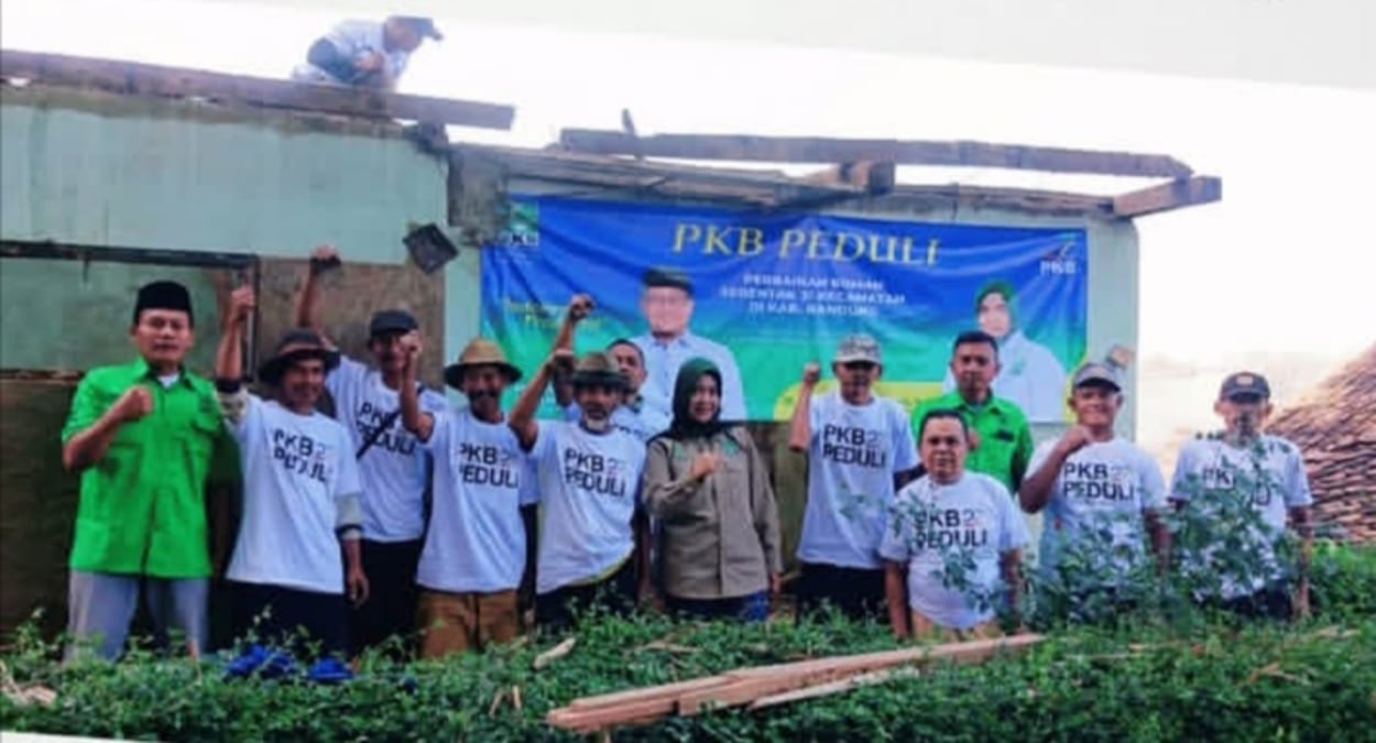 Ketua DPRD Kabupaten Bandung Bantu Rumah Reyot Warga