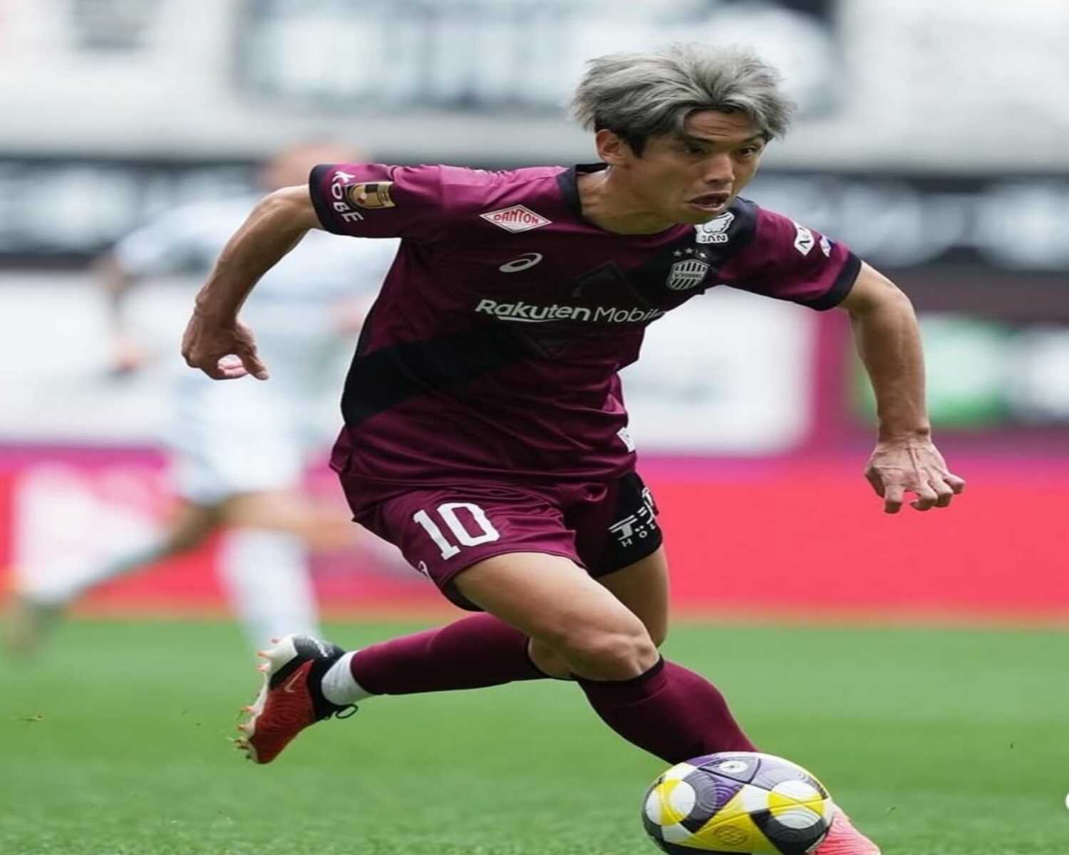 Miyashiro Menggila! Vissel Kobe Hancurkan Tokyo Verdy 4-0