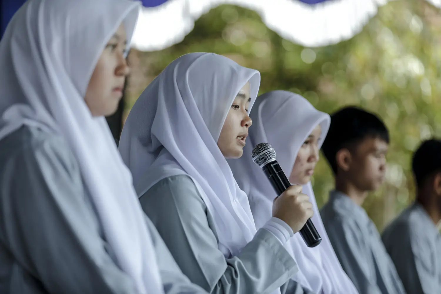 Patungan Rp500, Siswa SMAN 1 Padalarang KBB Umrahkan Guru 1 Patungan Rp500, Siswa SMAN 1 Padalarang KBB Umrahkan Guru