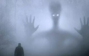 Pocong: Mengungkap Misteri Hantu Terbungkus Kafan yang Melegenda