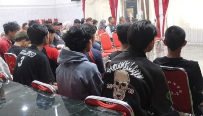 Polisi Serahkan 12 Peserta Aksi Unjukrasa Positif Narkoba ke BNNK Sukabumi