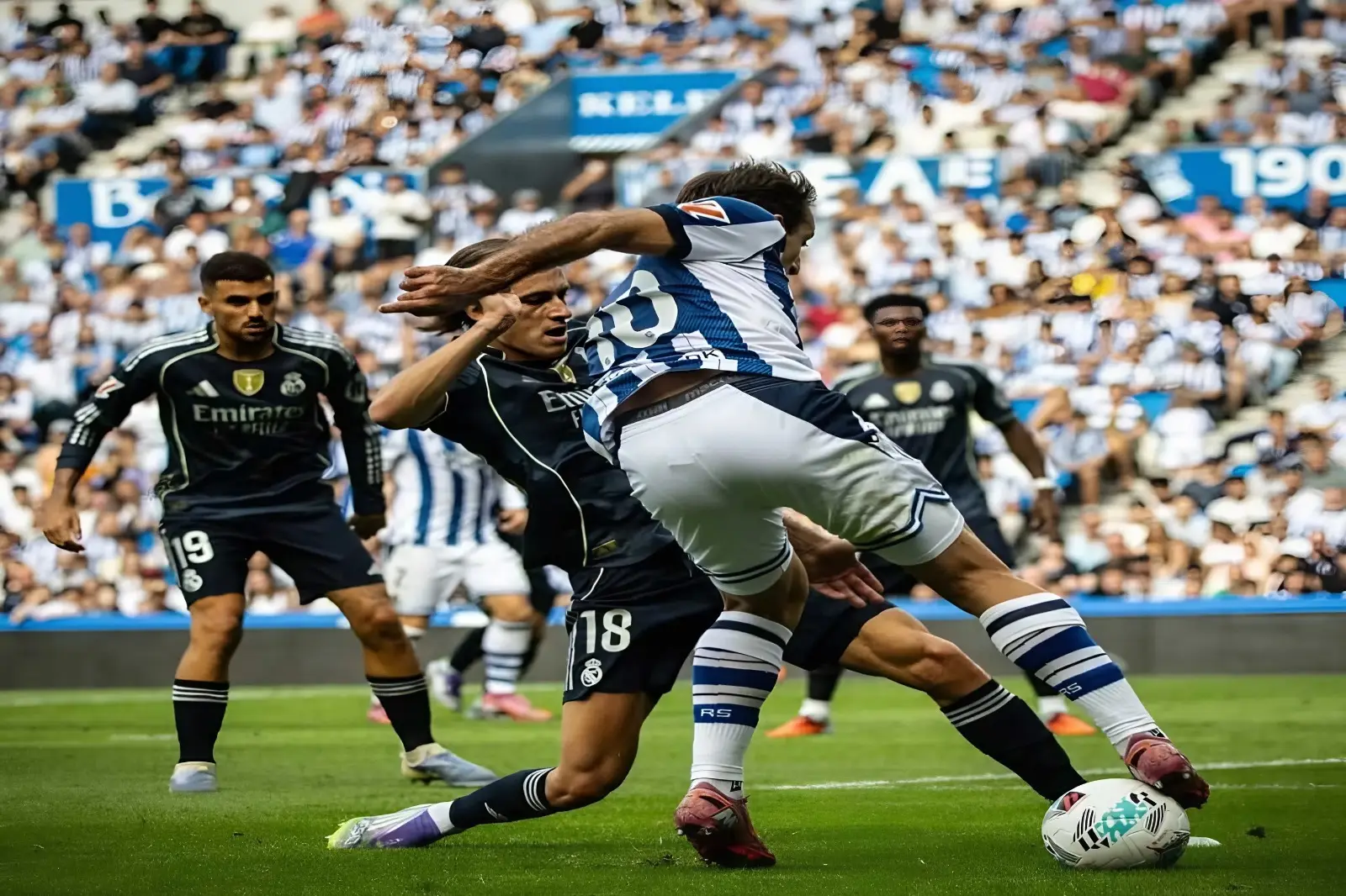 Real Madrid Tumbangkan Sociedad 2-1, Kokoh di Puncak La Liga