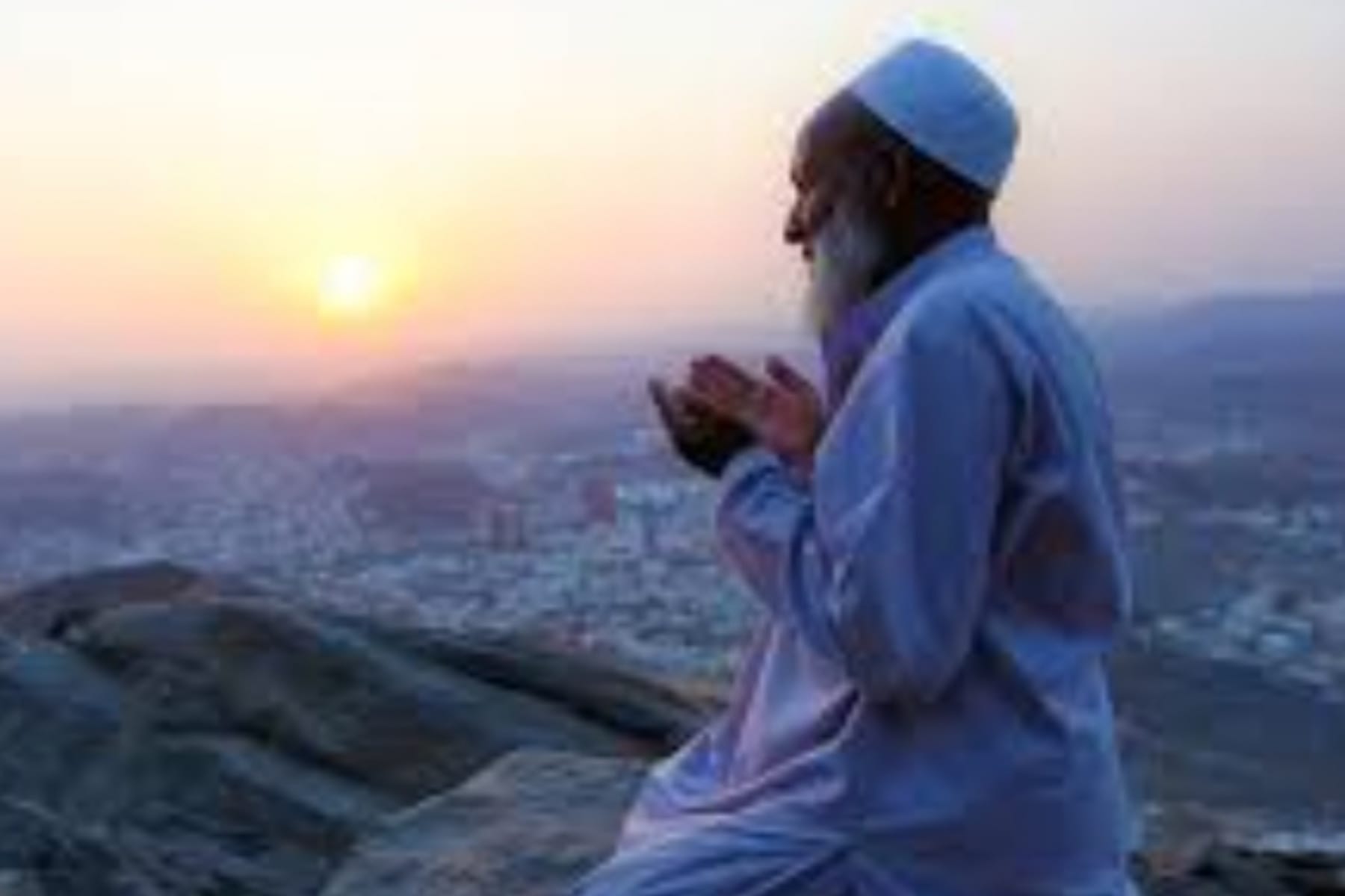 Saat Allah Mengetahui Segalanya, Tugas Manusia Adalah Berprasangka Baik 1 Saat Allah Mengetahui Segalanya, Tugas Manusia Adalah Berprasangka Baik