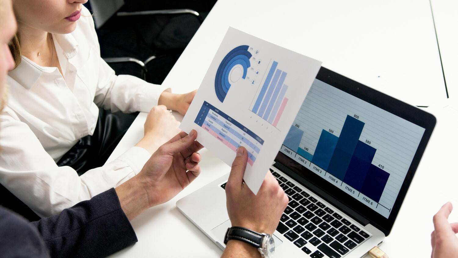 Saham PT Chandra Daya Investasi Tbk Melonjak: Apa yang Terjadi?