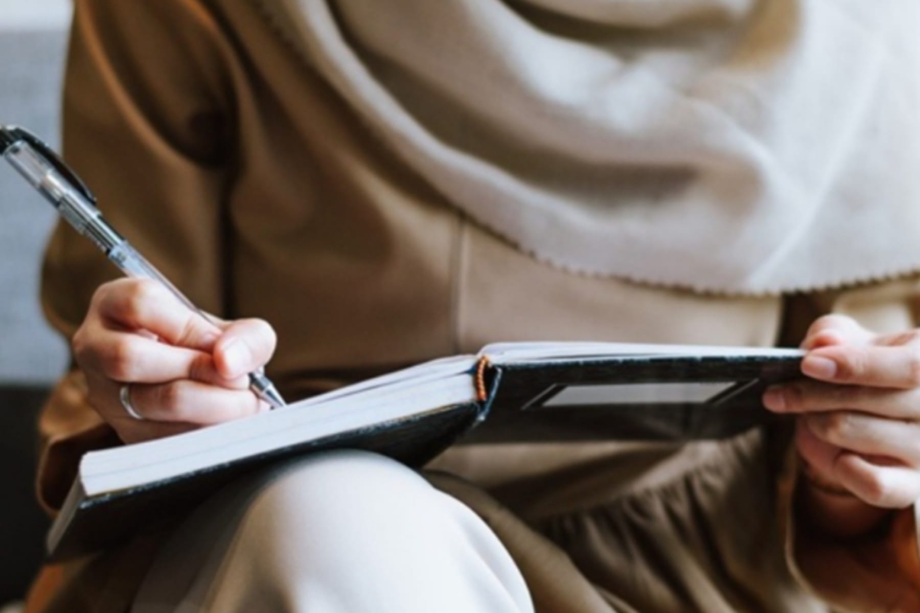 Bukan Sekadar Materi: Ini Pilar Utama Meningkatkan Kualitas Hidup