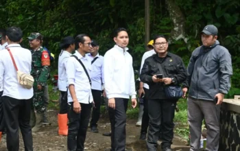 Bupati Cianjur Turun ke Desa, Janji Bangun Jalan dan Bantu Warga Tak Mampu