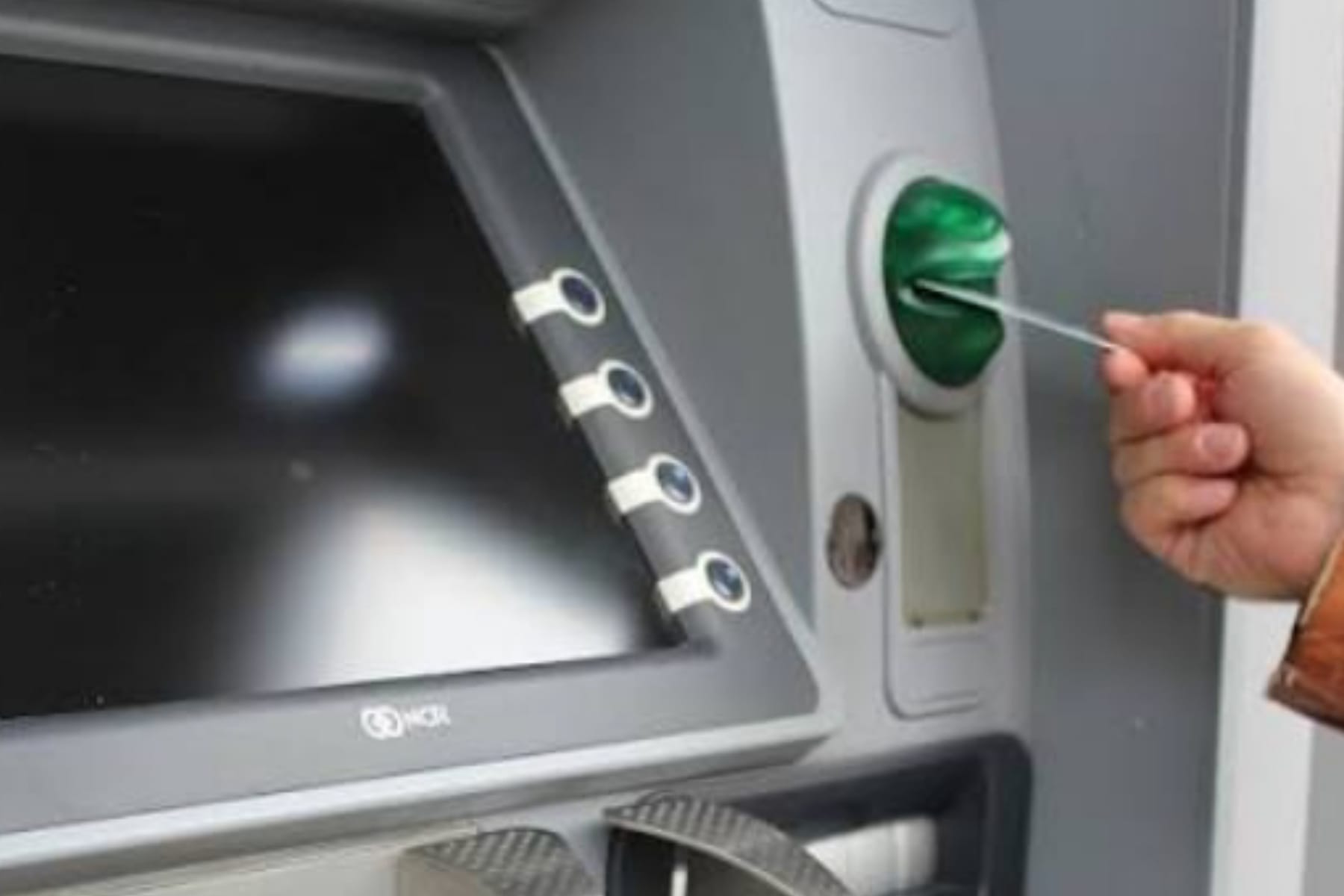 Cek Saldo Minimum 3 Bank Besar: Mandiri, BRI, dan BNI per Oktober 2025