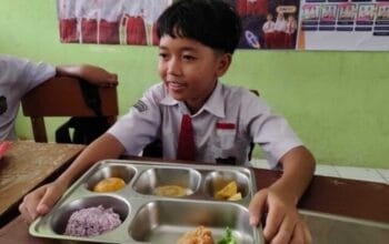 Dapur SPPG Cikole 003 Kota Sukabumi, Sajikan Menu MBG Khas Nasi Ungu Kaya Karbonhidrat