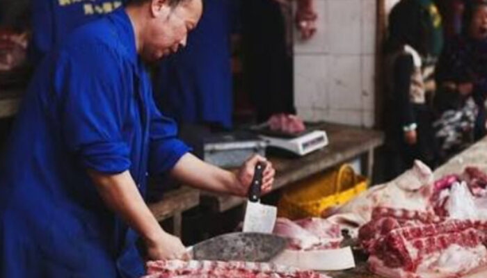 Harga Daging AS Melonjak, Trump Salahkan Peternak di Tengah Krisis Pasokan
