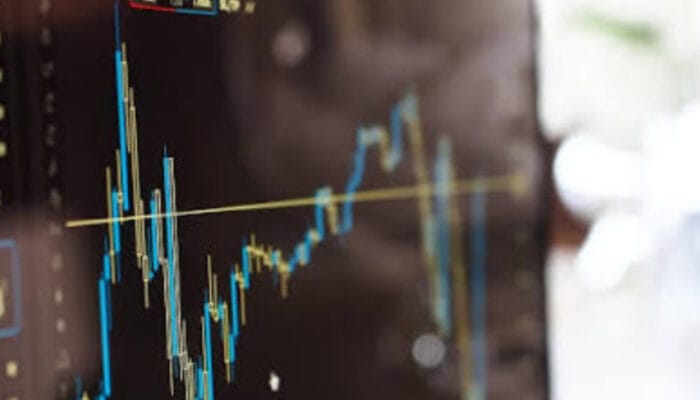 IHSG Terjun Bebas! Investor Asing Lepas Saham Senilai Rp1,36 Triliun