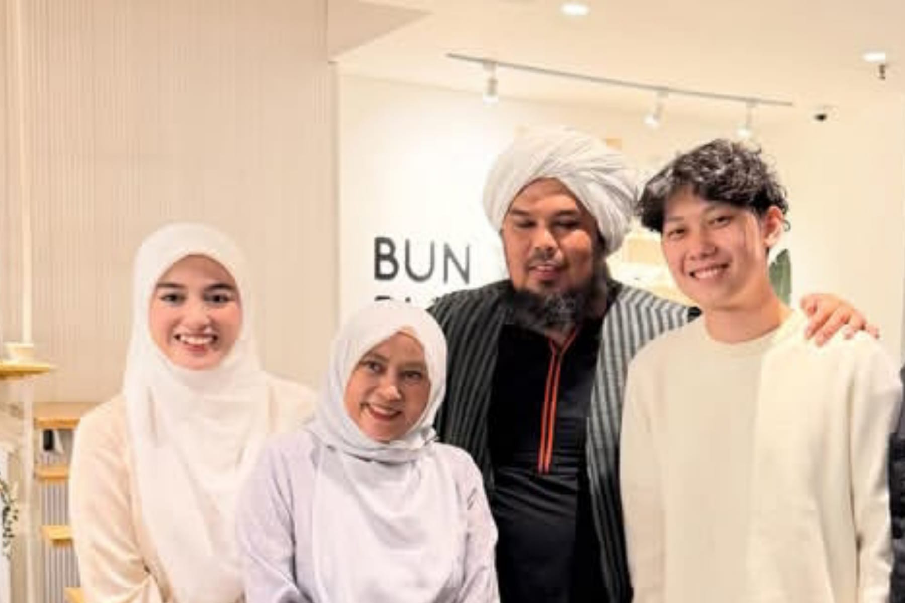 Klaim Ustaz Derry Sulaiman: Willie Salim Sudah Syahadat, Tinggal Deklarasi