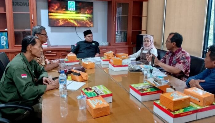 Komisi III DPRD Kabupaten Bogor Diskusi dengan Komunitas Sekolah Sampah, Jaro Peloy: Mereka Punya Kepedulian