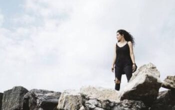 Lahir dari Patah Hati: Bagaimana Luka Batin Menciptakan Jiwa yang Tangguh