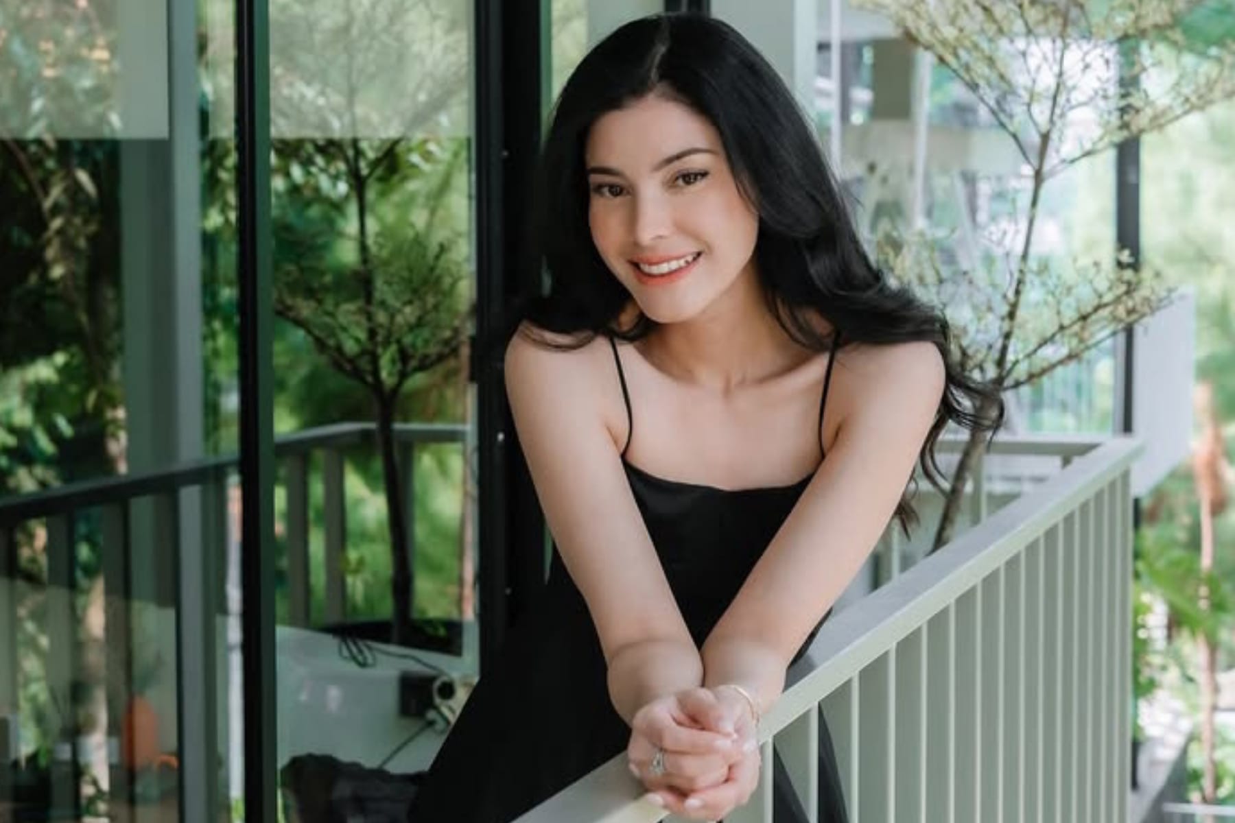 Medina Dina Jawab Isu Pacaran dengan Gading Marten: "Itu Cuma Gosip"