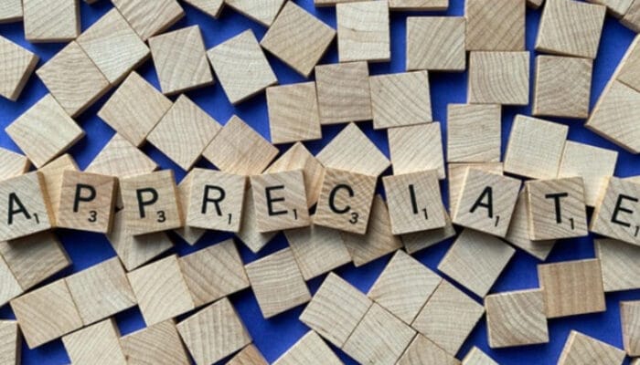 Mengapa ‘Terima Kasih’ Terasa Sulit? Mengungkap Alasan Seseorang Sulit Menghargai