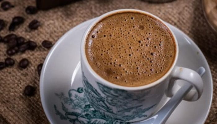 Misteri Kafein: Benarkah Kopi Selalu Mengganggu Kualitas Tidur?