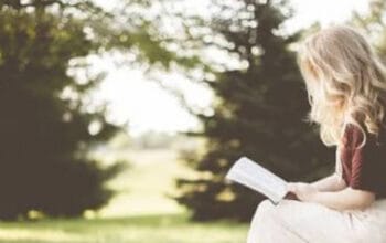 Rahasia di Balik Halaman: Bagaimana Membaca Mampu Meroketkan Kecerdasan Otak?