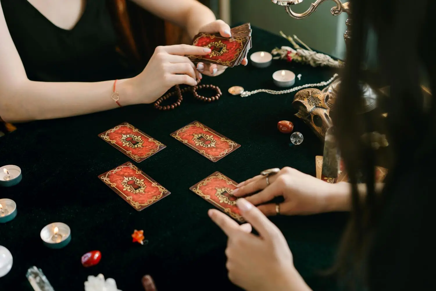 Ramalan Zodiak Hari Ini: Waspadai “Kabut Romantis”, Saatnya Menata Hati dan Hubungan!