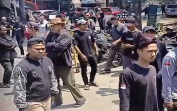 Ratusan Warga Kepung Pabrik Mayora di Cianjur