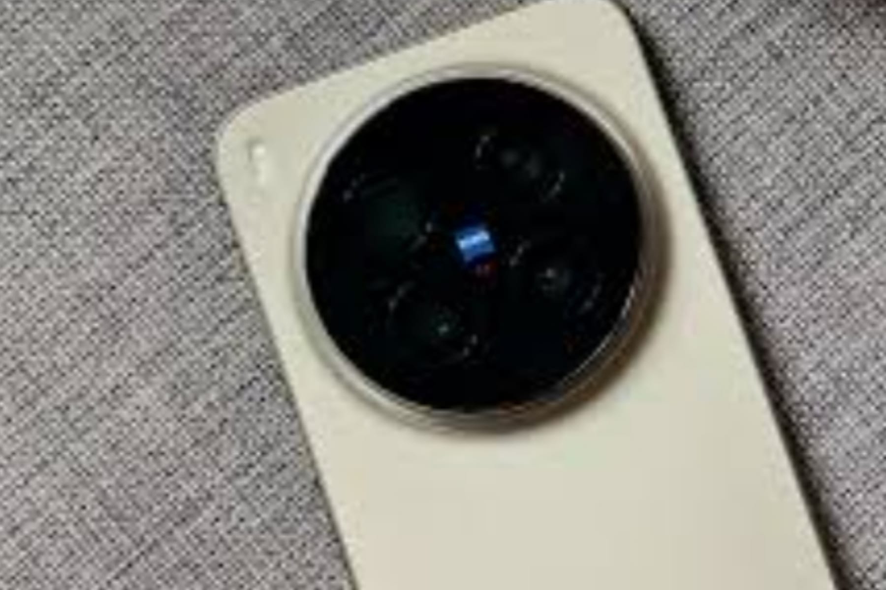 Review Awal Vivo X300 Pro: Selamat Tinggal Layar Lengkung, Selamat Datang OriginOS 6