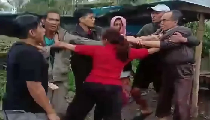 Ricuh Berdarah di Cimacan Cianjur! Gegara Lahan, Warga Saling Serang Pakai Sajam