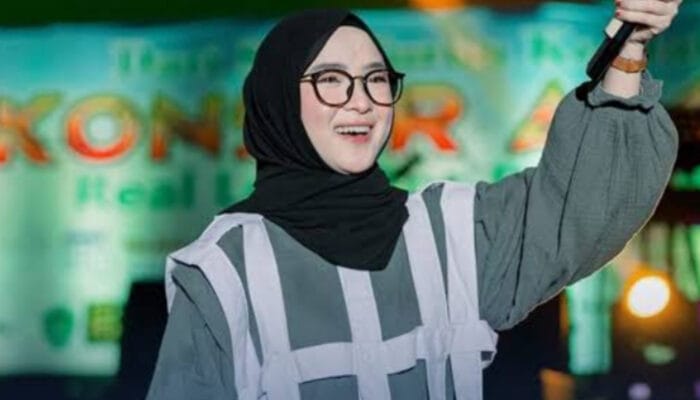 Ririe Fairus Beri Jawaban Tegas Soal Kabar Kehamilan Nissa Sabyan