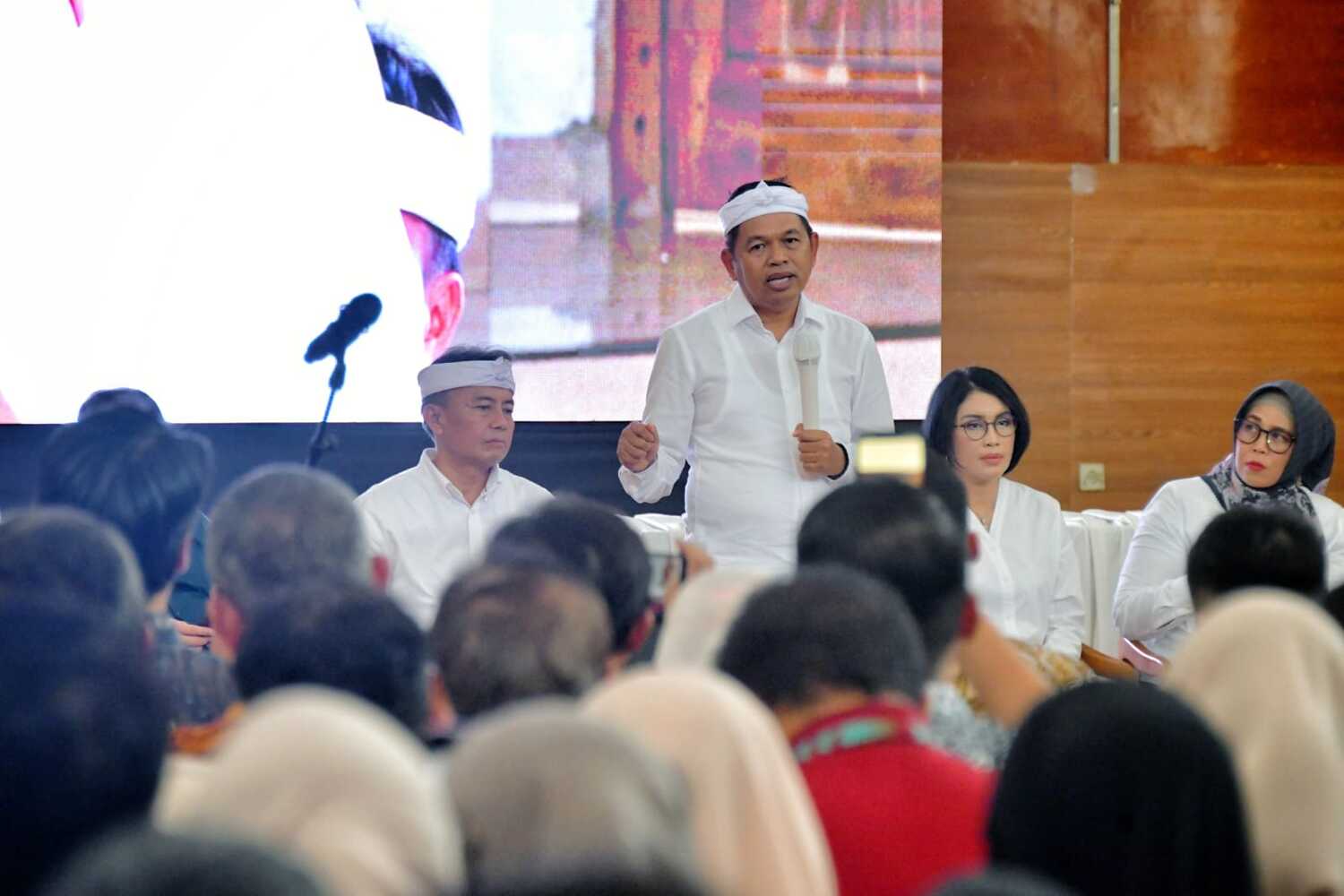 Saat Dedi Mulyadi Bicara Kesejahteraan Desa Penghasil Pajak